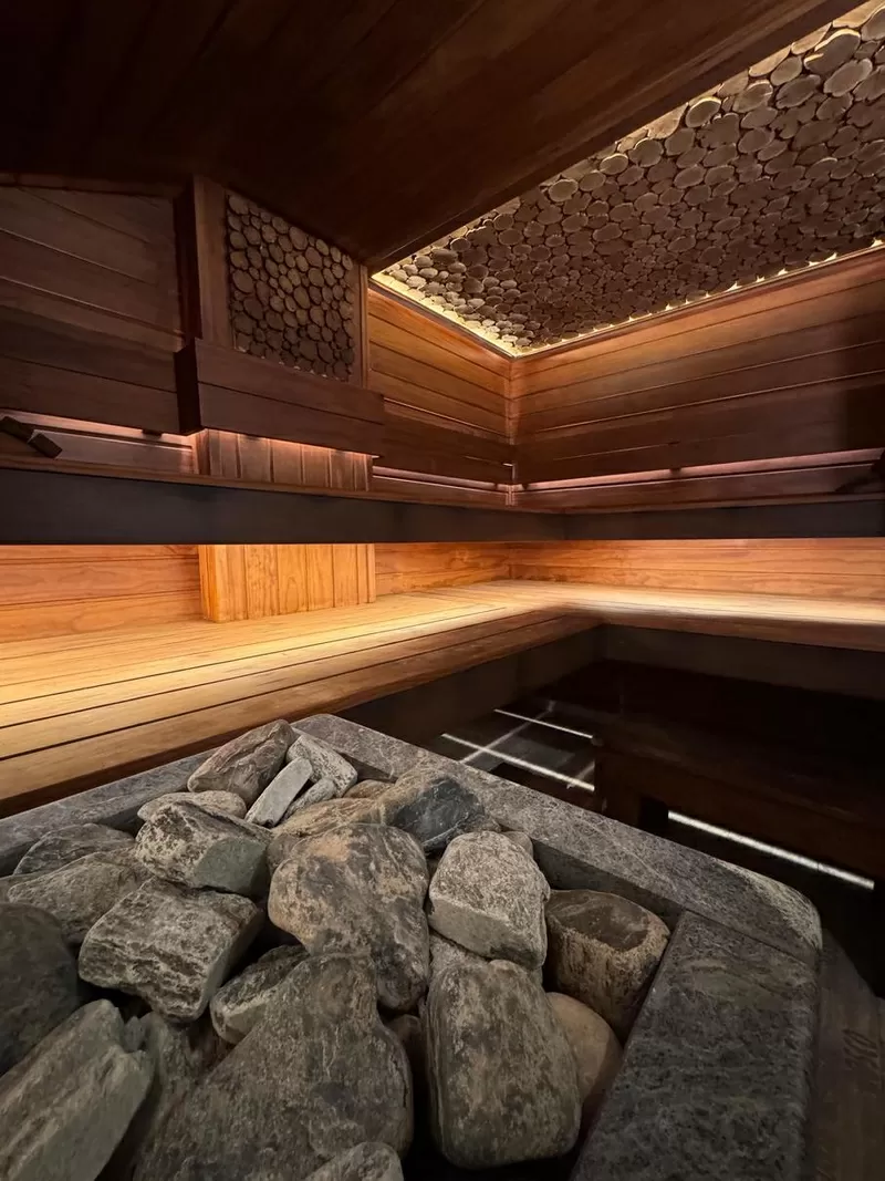 Русская баня с теплым бассейном,  беседкой и мангалом в центре Сириуса