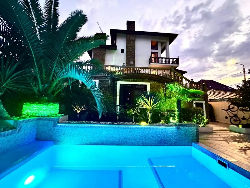 Русская баня с теплым бассейном,  беседкой и мангалом в центре Сириуса 5