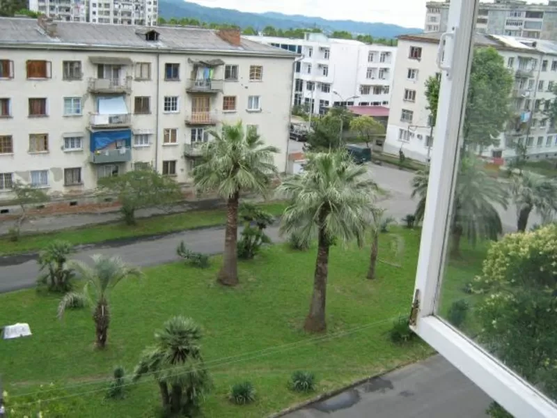 Продается 2-х комнатная квартира в. г. Сухум Абхазия  2